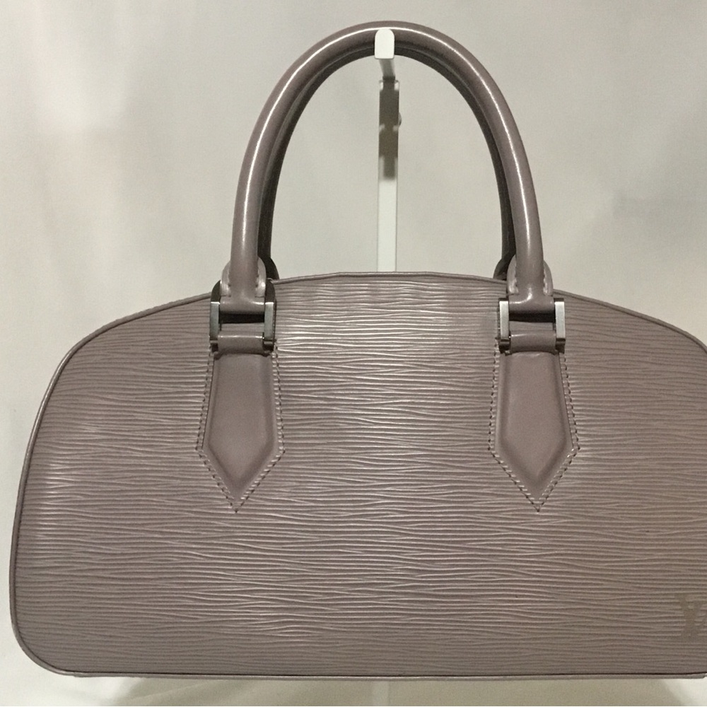 Authentic Louis Vuitton Epi Small Handbag Lilac